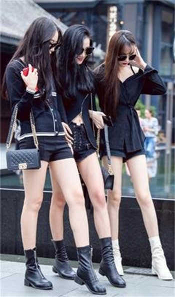 18岁帅哥直播飞机1
