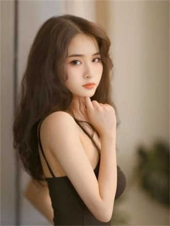 瑜伽倒立一字马图片