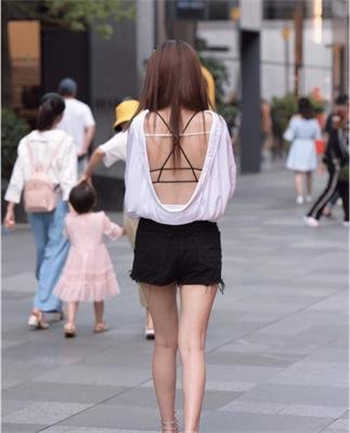 女m憋尿任务
