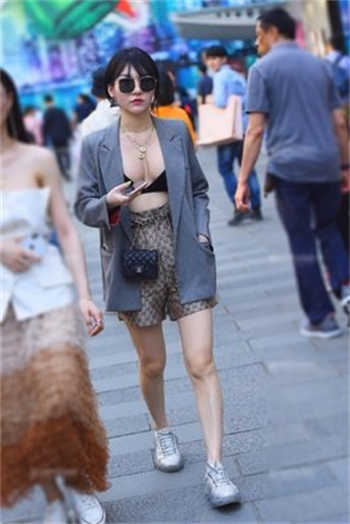 烦躁的儿子媳妇