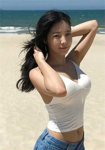 来医院休息的漂亮姨妈