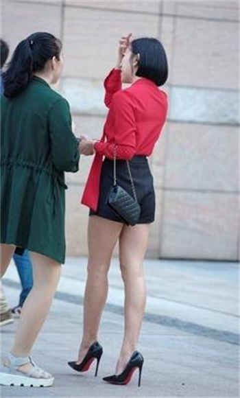 minana大摆锤深v