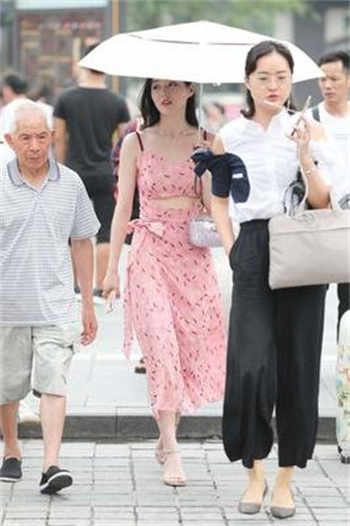 在听已是曲中人