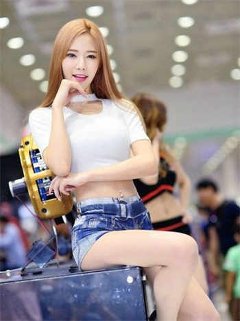 类似臣服墨奈何的小说
