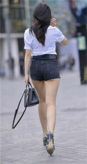 触手在女生肚子产卵