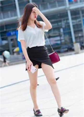 韩国强吻胸撕衣服视频