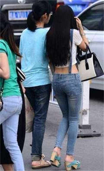 舞蹈体罚室女生的故事