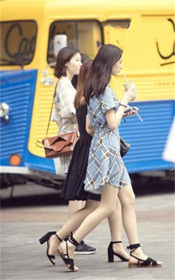 女人二腿分开勿看视频