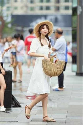蓝奏云万能聚合盒子直播