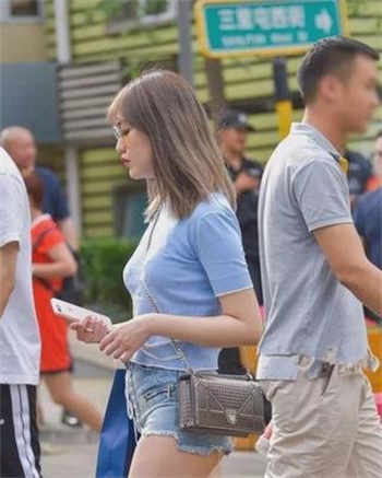 麻豆吴梦梦婚前被伴郎开车