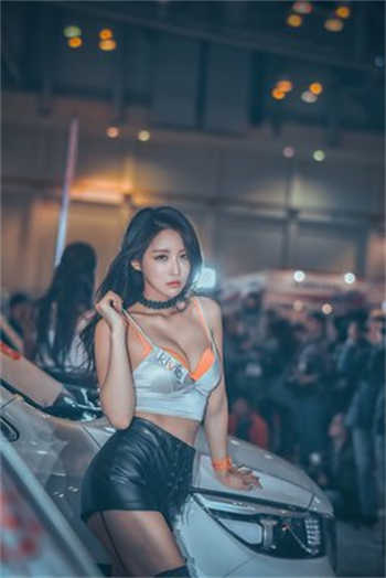 低调女董事长萱萱同学聚会